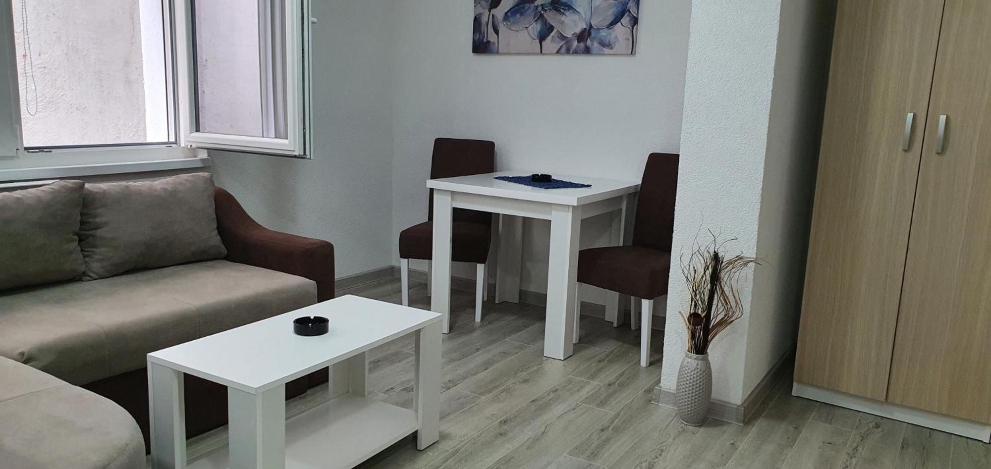 Apartmani Centar Loznica Δωμάτιο φωτογραφία